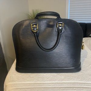 Epi Leather Alma PM BLACK